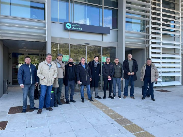 Έφτασε ο Μπάνε στην Κεφαλονιά -Ο Σταύρος Σπαθής υποδέχτηκε τους εκλεκτούς προσκεκλημένους στο αεροδρόμιο Κεφαλονιάς