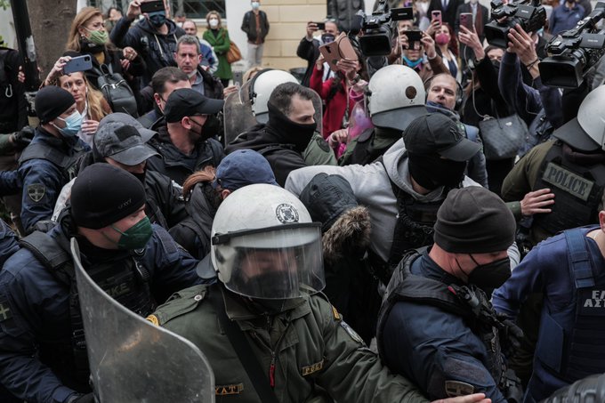 Προθεσμία για να απολογηθεί τη Δευτέρα πήρε η Ρούλα -Λύτρας: Δεν θα αναλάβω την υπεράσπιση της μητέρας [βίντεο]