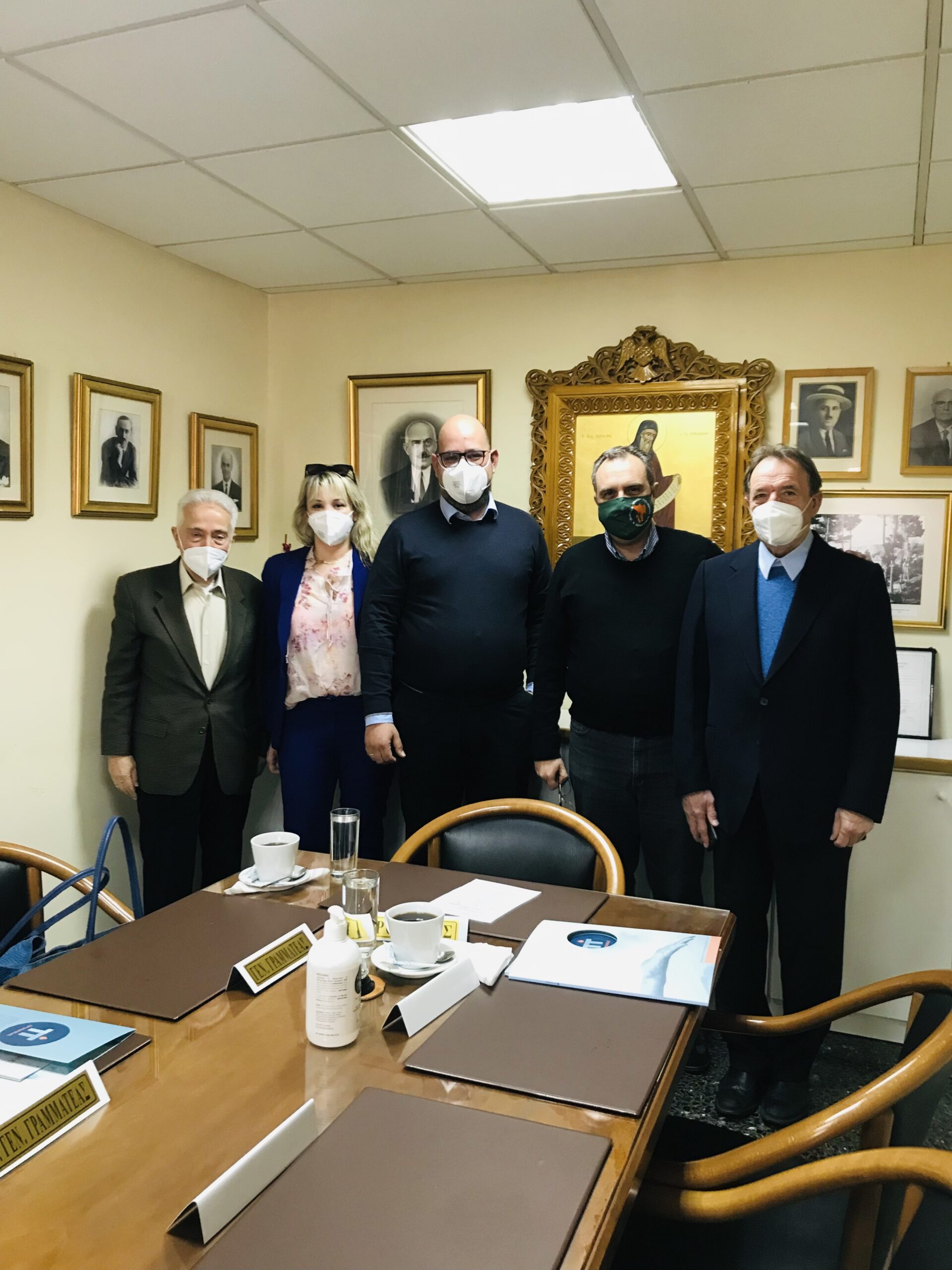 Στήριξη στην Ουκρανία από την Αδελφότητα Πειραιά