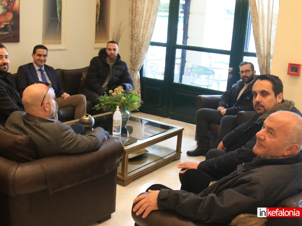 Θερμή υποδοχή Κατρίνη στο Αργοστόλι – Εξόρμηση παρουσία τοπικών στελεχών του ΚΙΝΑΛ