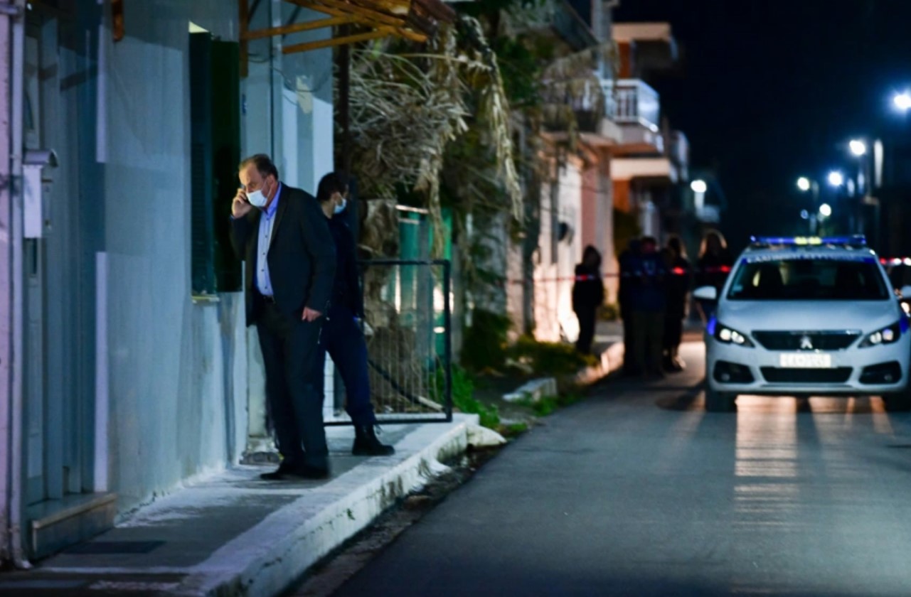Τραγωδία στην Ανδραβίδα: Το τρίτο παιδί βρήκε νεκρούς τα δύο αδέλφια, τη μητέρα και τον πατέρα του