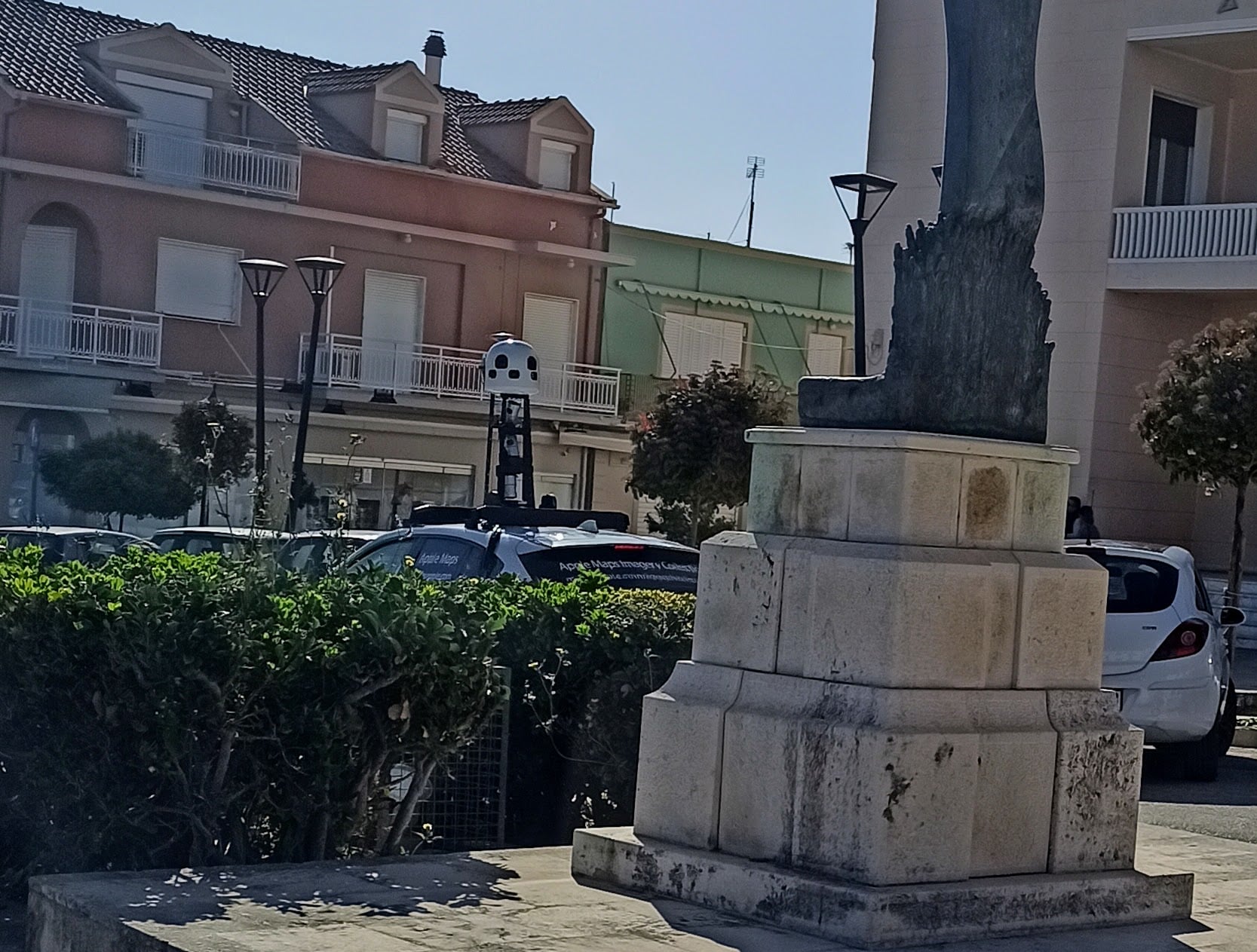 Αργοστόλι: Το αυτοκίνητο της Apple Maps καταγράφει όλους τους δρόμους της Κεφαλονιάς