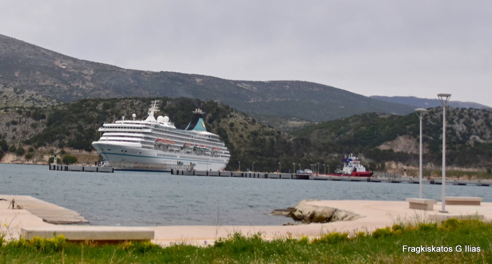 Έφτασε το κρουαζιερόπλοιο ARTANIA στο Αργοστόλι προερχόμενο απο την Σαντορίνη [εικόνες]
