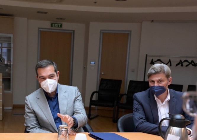 ΕΚΤΑΚΤΟ: Τσίπρας και Φαραντούρης στη Ρυθμιστική Αρχή Ενέργειας για τη ρήτρα αναπροσαρμογής και τις καταχρηστικές χρεώσεις [εικόνες]