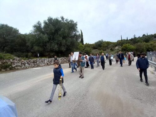 Έρισσος: Λειτουργία και Λιτανεία της Ζωοδόχου Πηγής στην Πλαγιά [εικόνες]