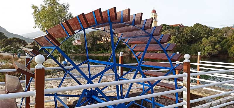 Λίφτινγκ στον Μύλο της λίμνης στον Καραβόμυλο
