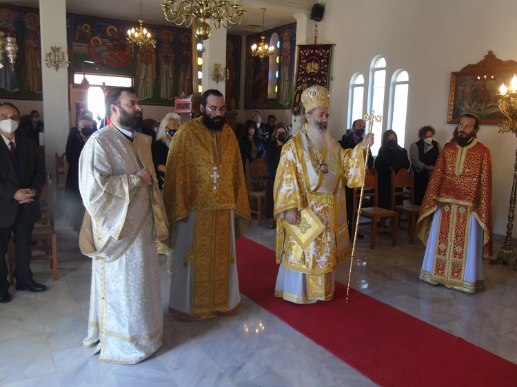 Μεταξύ… συγγενών και φίλων έγινε το πανηγύρι φέτος στα Θέματα, παρουσία του Μητροπολίτη [εικόνες]