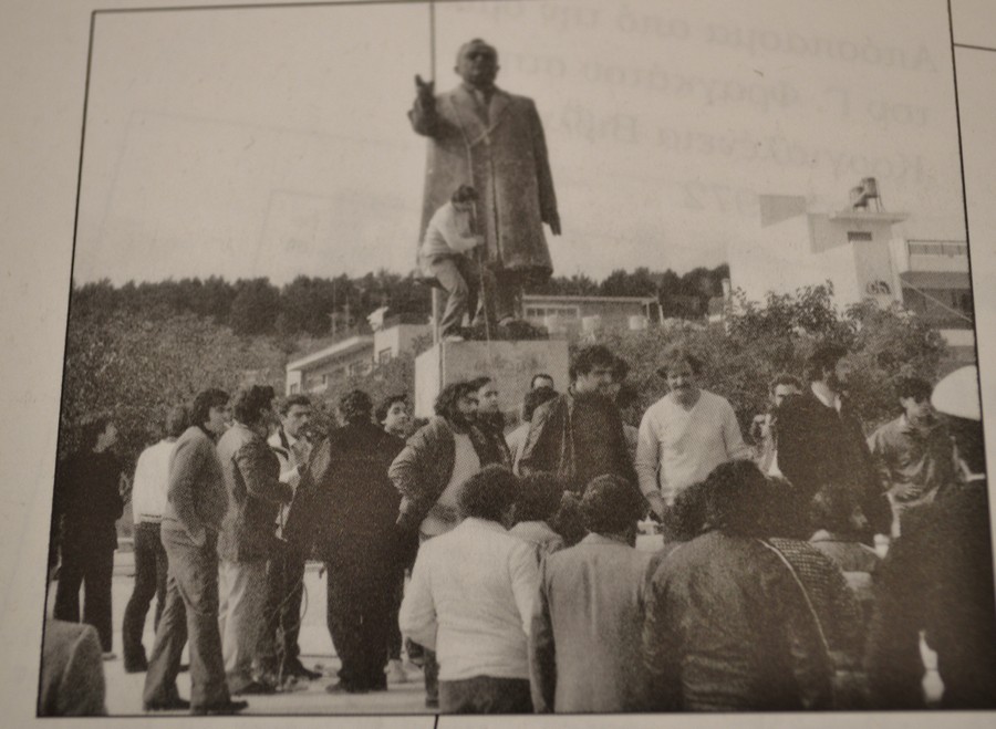 Τα αποκαλυπτήρια και η …πτώση του αγάλματος Μεταξά στο Αργοστόλι 1972 -1982 [εικόνες]