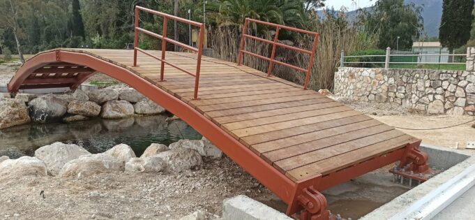 Τάσος Καβαλλιεράτος: Οι νέες πεζογέφυρες Σάμης-Καραβομύλου, τα σπήλαια και η πρόσβαση των ΑΜΕΑ