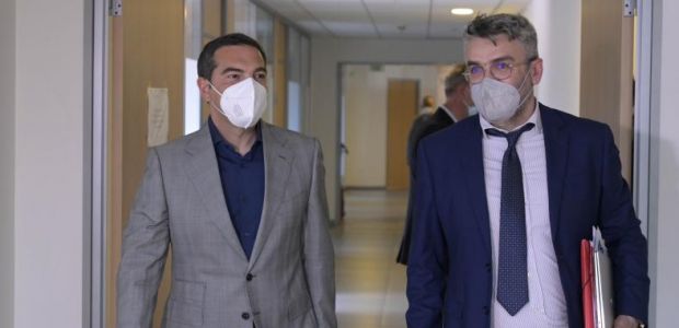 Τσίπρας και Φαραντούρης στη Ρυθμιστική Αρχή Ενέργειας για τη ρήτρα αναπροσαρμογής και τις καταχρηστικές χρεώσεις [εικόνες]
