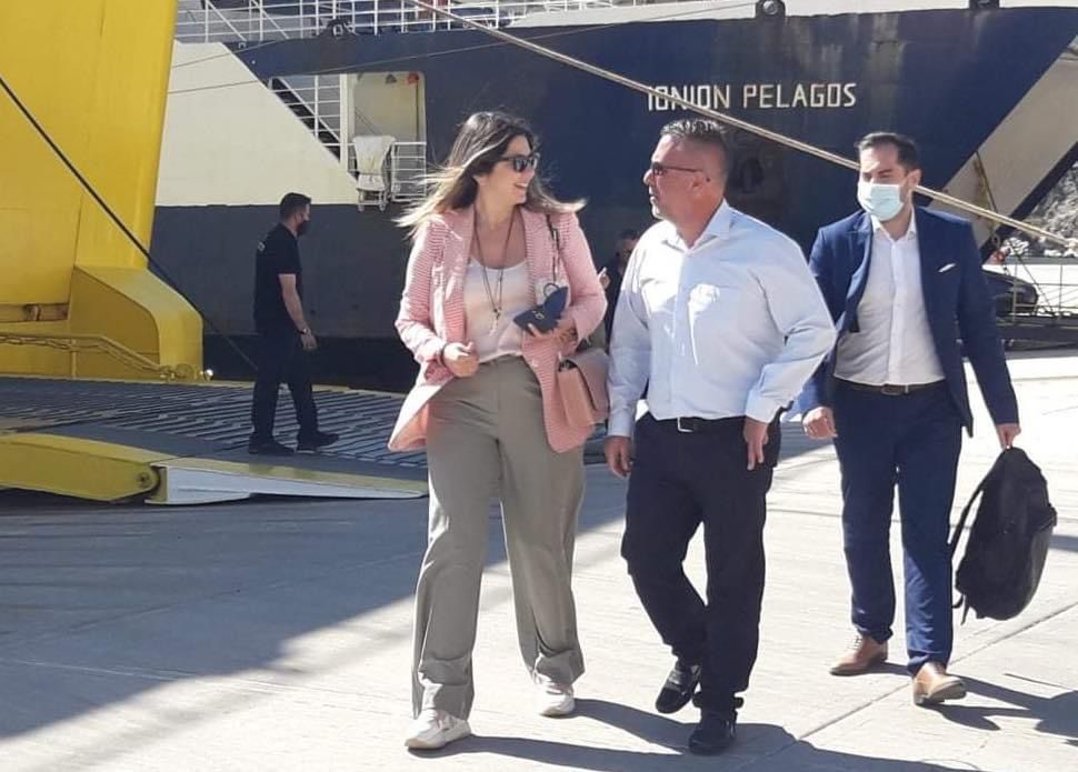 Έφθασε στην Ιθάκη η Ζαχαράκη  Αγαπάει τα νησιά μας και το δείχνει…