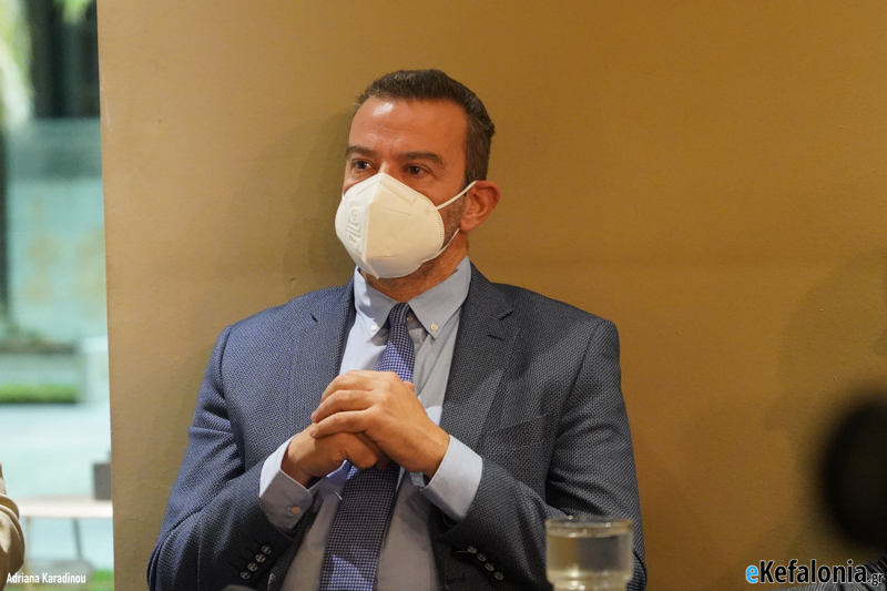 Καταιγιστικός Παπαναστασάτος: Ολομέτωπη επίθεση στο δήμαρχο Αργοστολίου Θεόφιλο Μιχαλάτο -Συνέντευξη στον Ionian Galaxy