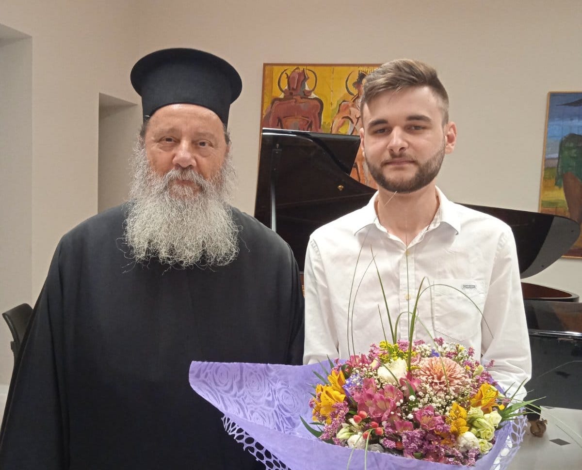 Σε μουσική βραδιά πιάνου ο Κερνίτσης Χρύσανθος  Δίπλα σε Κεφαλλονίτες μουσικούς [εικόνα]