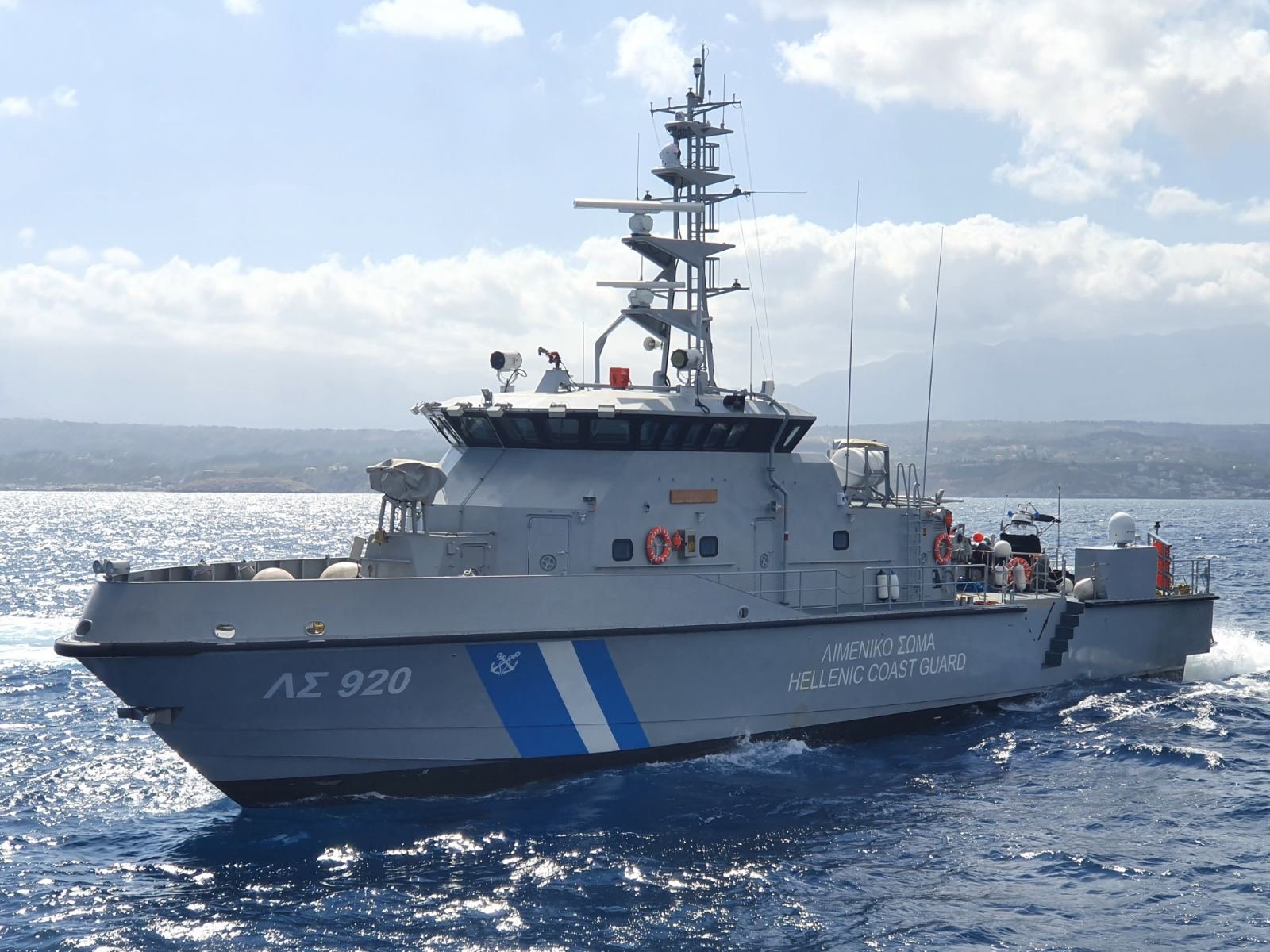 Ακυβέρνητο πλοίο ανοιχτά της Κεφαλονιάς -Διασώθηκαν 57 άτομα