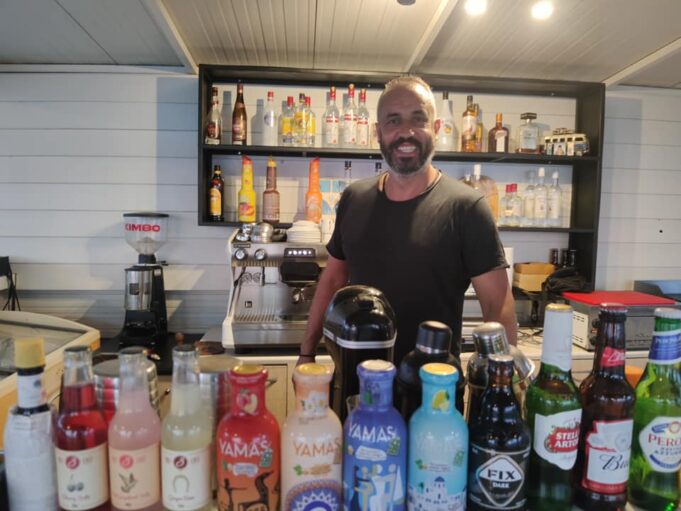 Άνοιξε το Tortuga Beach Bar με ωραία μουσική [βίντεο]