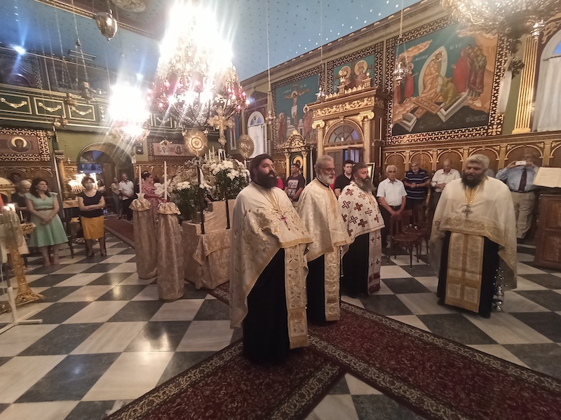 Η εορτή του Αγίου Πνεύματος στο ιερό ναό Αγίας Τριάδος στο Ληξούρι [εικόνες]