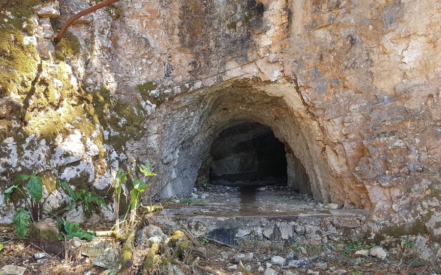 Κεφαλονιά: Βρήκαν ορυχείο Κρητίδας  Κιμωλίας! [εικόνες]