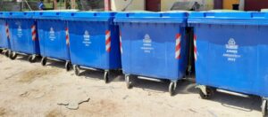 Νέες πινακίδες σήμανσης και νέοι κάδοι απορριμμάτων