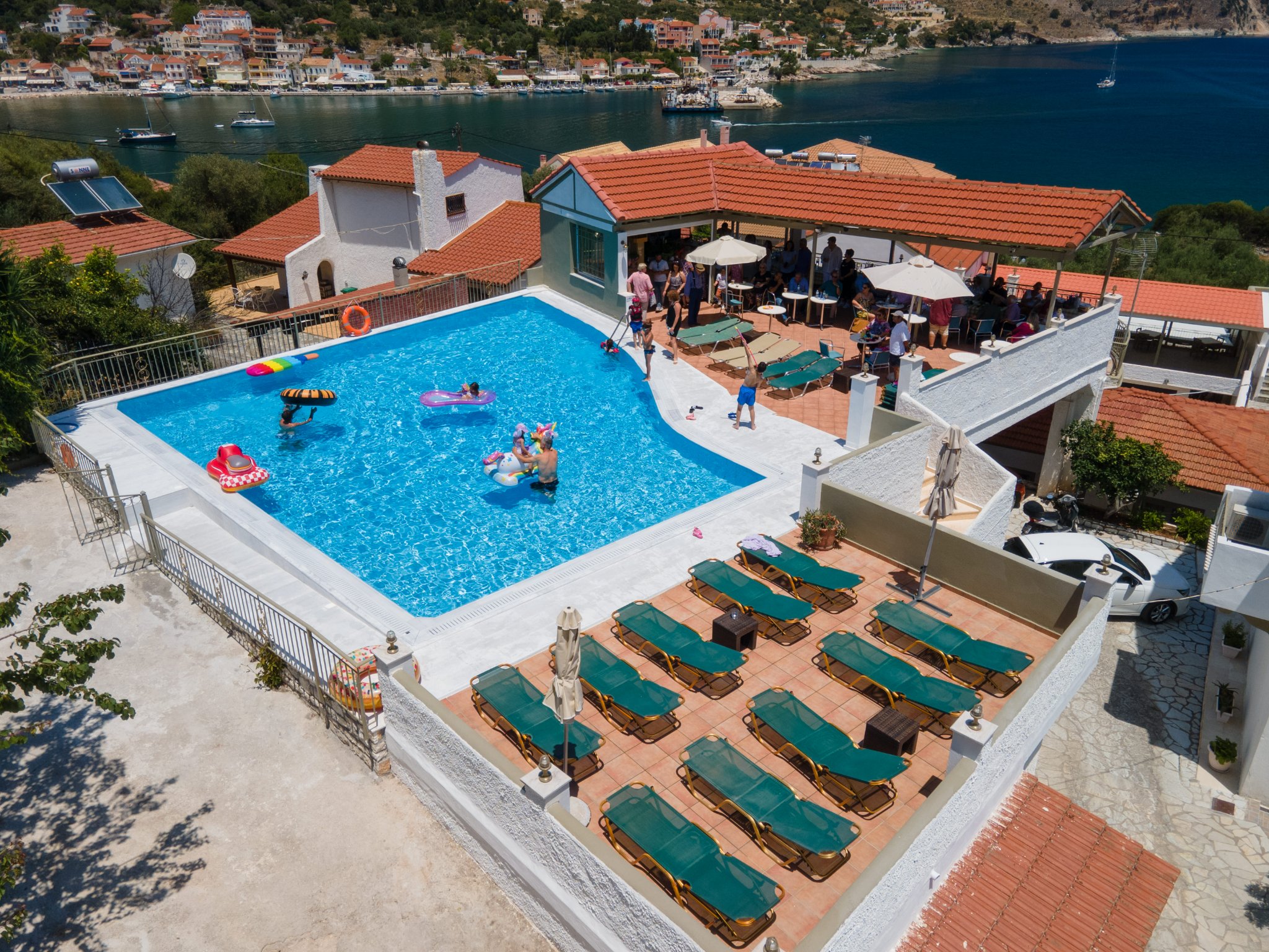 Σούπερ λίφτινγκ στο «Makis Apartments» στην Αγία Ευφημία