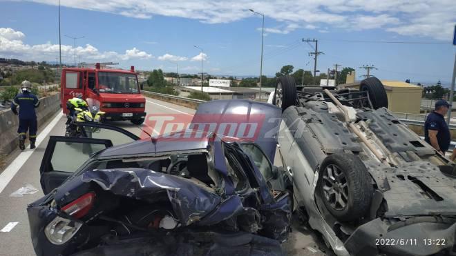 Τροχαίο με δύο τραυματίες στην Πάτρα –Αυτοκίνητο καρφώθηκε πάνω σε άλλο και ανατράπηκε