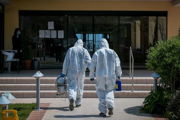Δύσκολη νύχτα για τα νοσοκομεία που εφημέρευαν: Ευαγγελισμός και Αττικό ζήτησαν να μην τους στέλνουν άλλους ασθενείς