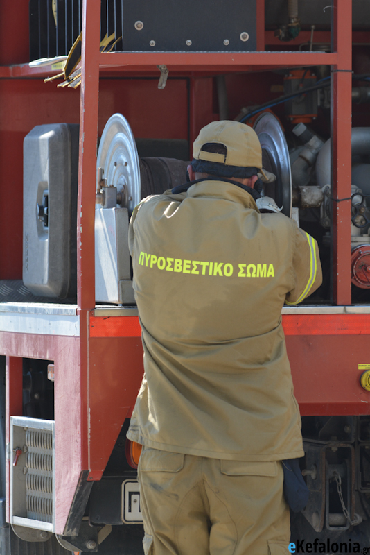 Φωτιά στη Ζάκυνθο: Σήκωσε εναέρια μέσα η Πυροσβεστική