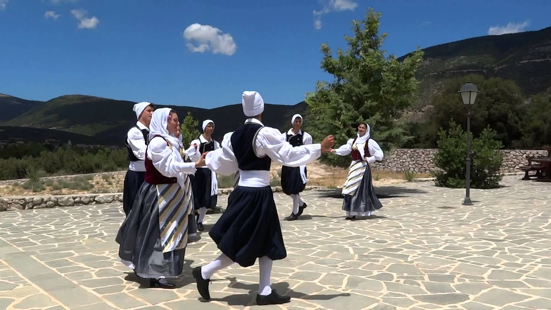 Καλλιτεχνικοχορευτικός Σύλλογος “ο Μέρμηγκας”: Το Κεφαλονίτικο γλέντι επιστρέφει στα Φραγκάτα