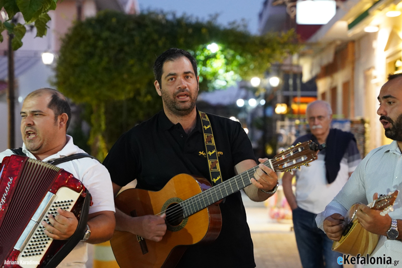 Μαγική βραδιά στο Ληξούρι  Μελωδικές καντάδες στα δρομάκια της πόλης [εικόνες]