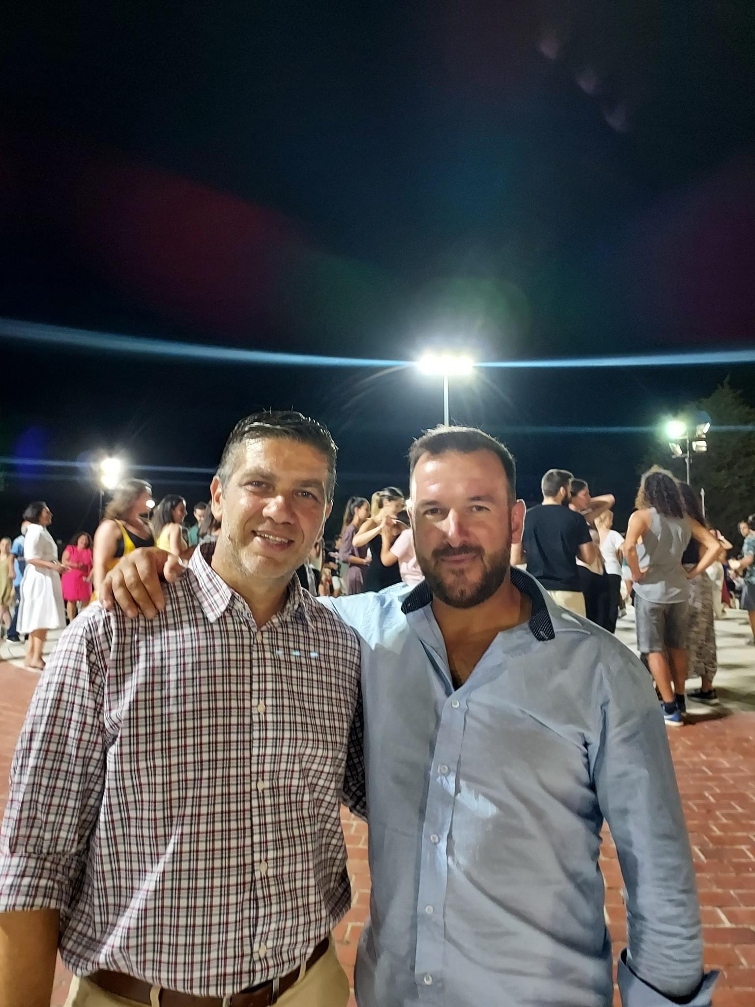 Στο Κεφαλλονίτικο γλέντι στα Φραγκατα ο Γιαννης Λυκούδης -Θαύμασε τα παιδιά του «Μέρμηγκα»