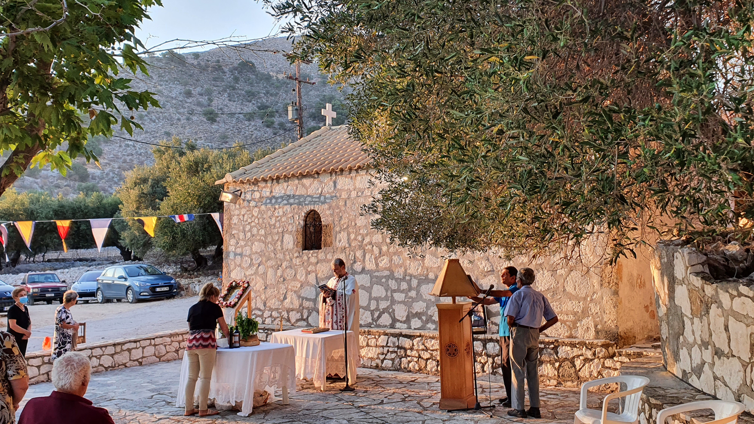 Τα Φάρσα γιόρτασαν την Αγία Παρασκευή στη Λυγιά [εικόνες]