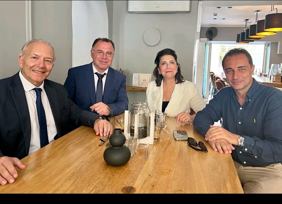 Κέρκυρα: Η θερμή υποδοχή της Ρόδης Κράτσα στον Μάξιμο Σενετάκη