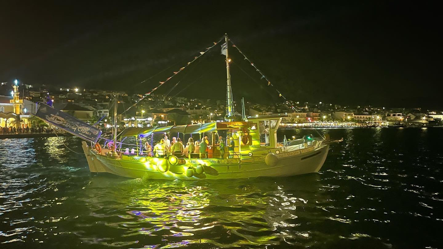 Μαγευτική Αυγουστάτικη βαρκαρόλα στη Γέφυρα Δεβοσέτου [εικόνες]