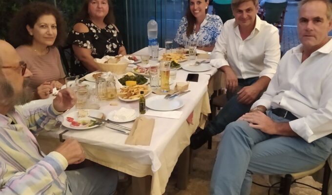 Μια χαρούμενη συντροφιά στα Ομαλά [εικόνες]