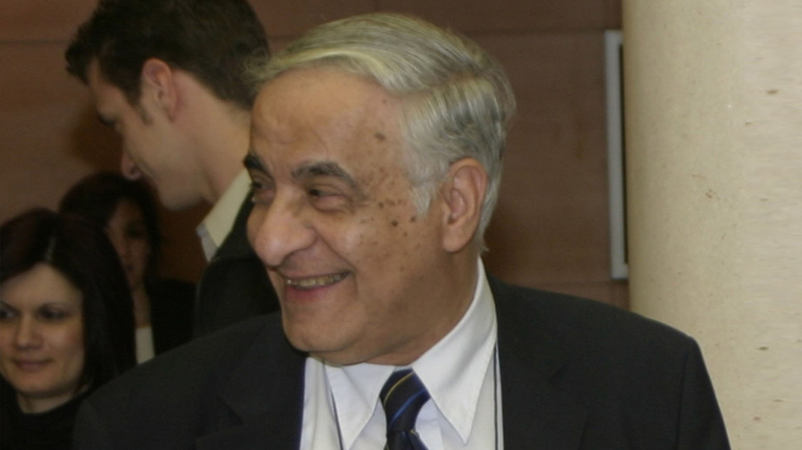 Πέθανε ο αστροφυσικός Διονύσης Σιμόπουλος