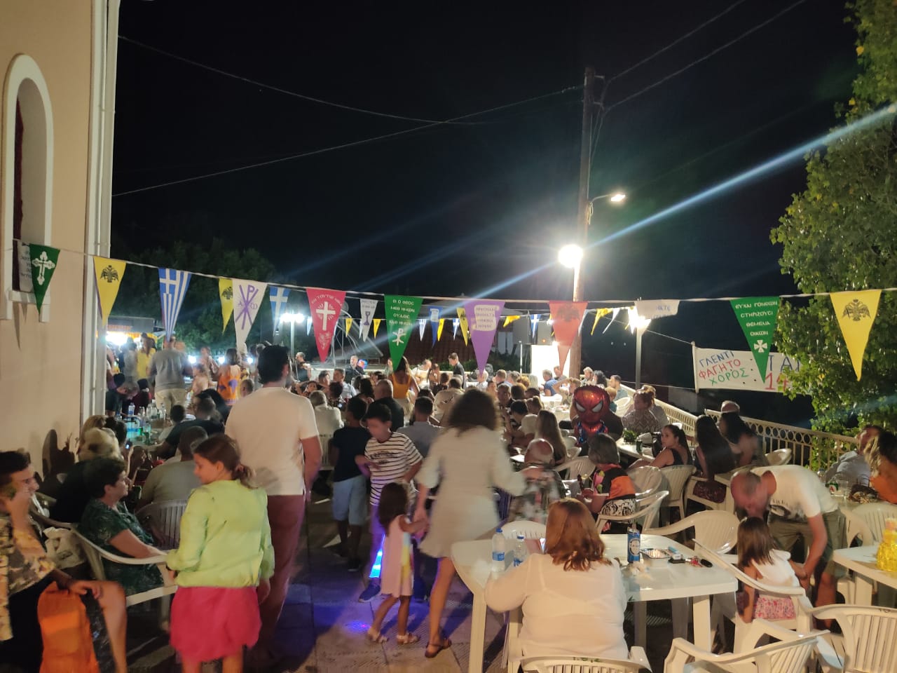 Τρικούβερτο γλέντι στα Σιμωτάτα παραμονή της Παναγίας [εικόνες]