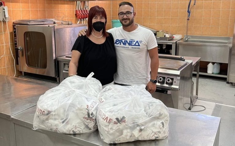 42 κιλά κρέας από την ΟΝΝΕΔ Κεφαλονιάς στο Γηροκομείο Αργοστολίου