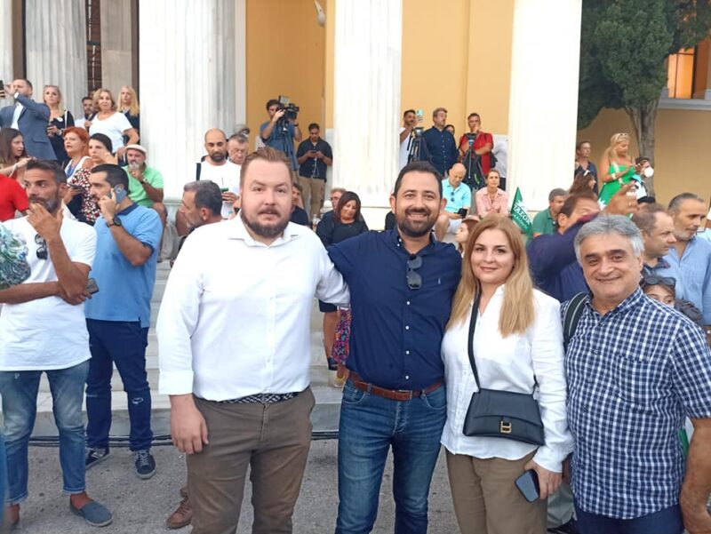 Στην επετειακή εκδήλωση για τα 48 χρόνια από την ίδρυση του ΠΑΣΟΚ ο Λευτέρης Κρητικός με στελέχη από το νησί [εικόνες]