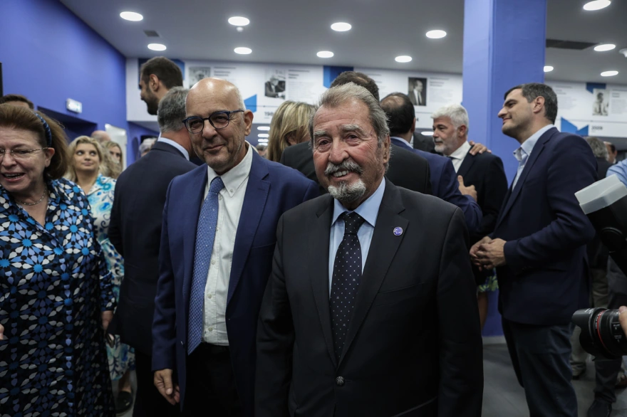 48 χρόνια στη σωστή πλευρά της ιστορίας. 48 χρόνια δίπλα σε κάθε πολίτη. 48 χρόνια Νέα Δημοκρατία.