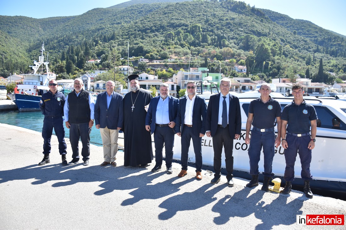 Η Κεφαλονιά τίμησε την επέτειο της Ναυμαχίας της Ναυπάκτου – “Φόρος τιμής” με ρίψη στεφάνων στην θαλάσσια περιοχή δυτικά των Εχινάδων (εικόνες/video)