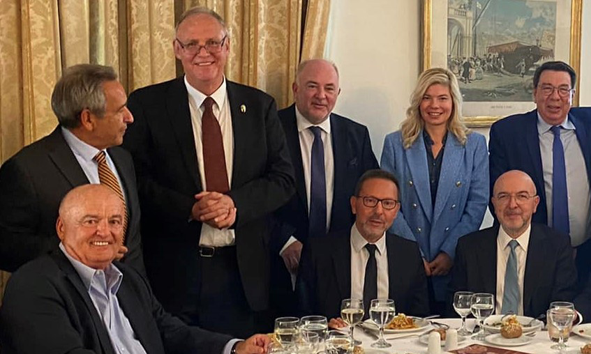 Ο Παύλος σε συνάντηση με τον Διοικητή της Τρ. Ελλάδος κ.ά.