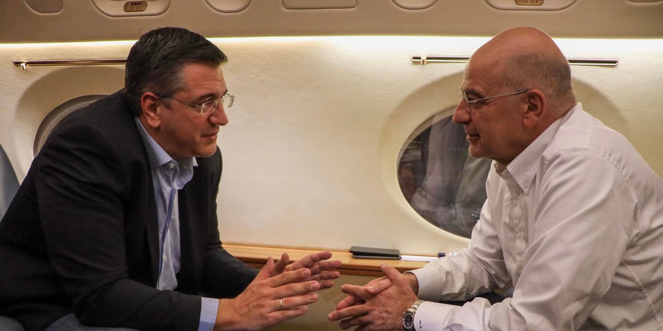 Τζιτζικώστας: Στην Ελλάδα με το κυβερνητικό αεροσκάφος συνοδεία του Δένδια