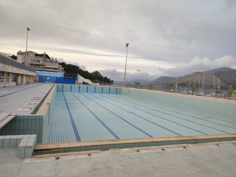 Άδεια για εργασίες καθαρισμού και συντήρησης η πισίνα του Δημοτικού κολυμβητηρίου [εικόνες]