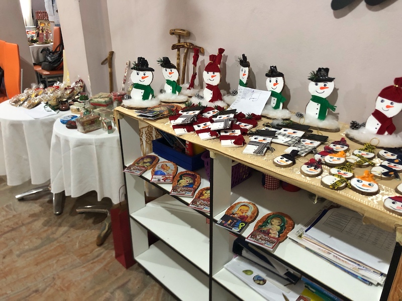 Κλιμάκιο της τοπικής ΝΔ επισκέφθηκε το Χριστουγεννιάτικο παζάρι του “Υπερίωνα” στο Ληξούρι [εικόνες]
