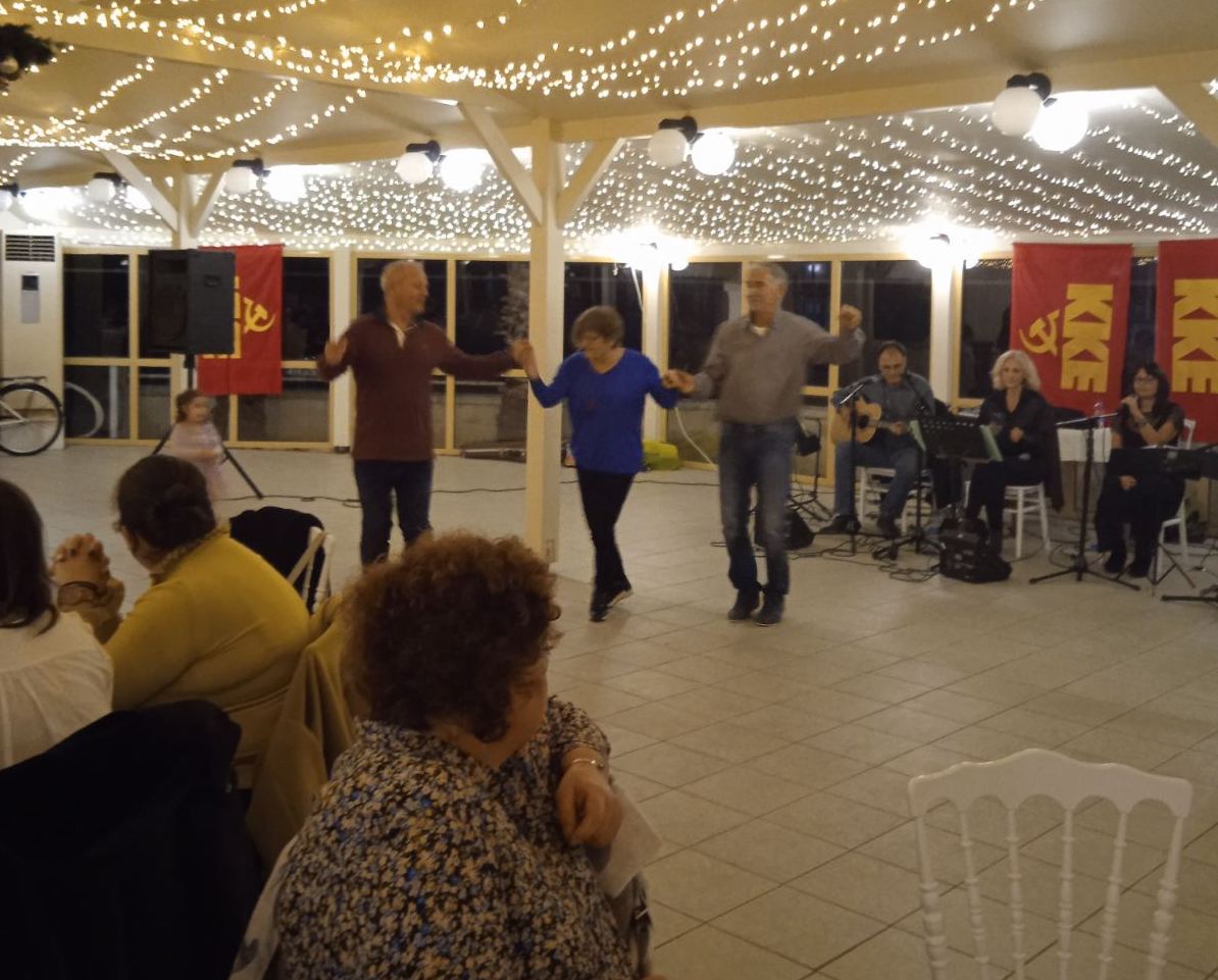Με επιτυχία πραγματοποιήθηκε η συνεστίαση που διοργάνωσε το ΚΚΕ στο Capitol [εικόνες]