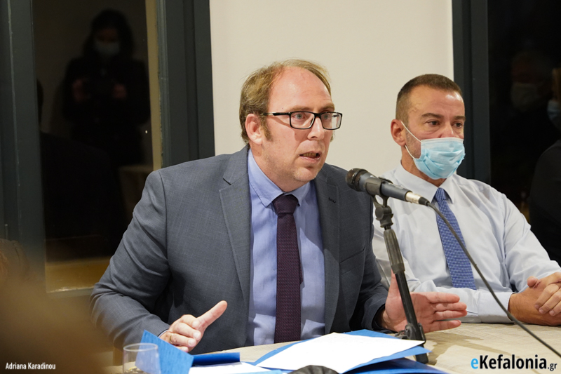 Νίκος Ανουσάκης: «Πανδημία» έμμισθων κι άμισθων συμβούλων στον ολιγάρχη Δήμαρχο Μιχαλάτο