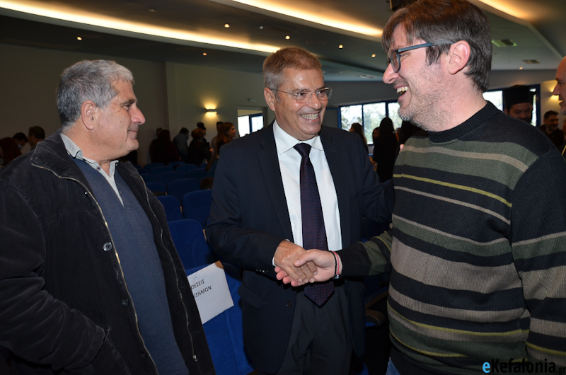 Ορκίστηκε η πρώτη φουρνιά φοιτητών του μεταπτυχιακού προγράμματος “Μέσα Μέσα Επικοινωνίας και Ψηφιακό Μάρκετινγκ” [εικόνες]