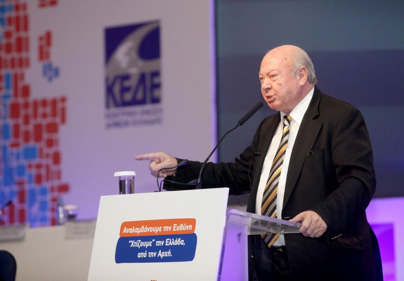 Αλέξανδρος Παρίσης: Τελικά το φλουρί έπεσε στον κουμπάρο του Θεόφιλου Μιχαλάτου – Δια χειρός Σταύρου Σπαθή απευθείας ανάθεση 27.280€ το χρόνο