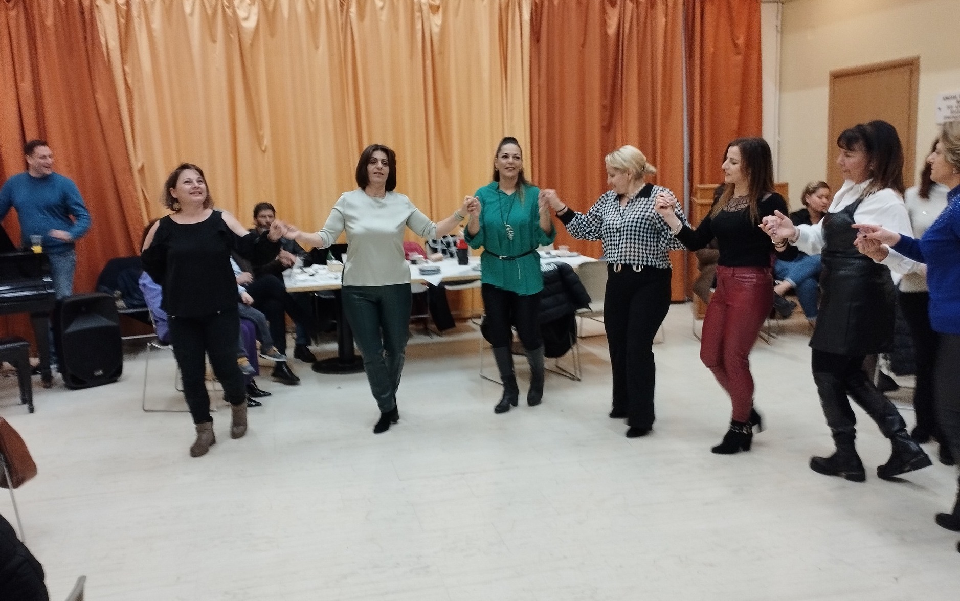 Μια ζεστή βραδιά στον Πόρο -Ο σύλλογος «Πρόνησος» έκοψε την πίτα του [εικόνες]