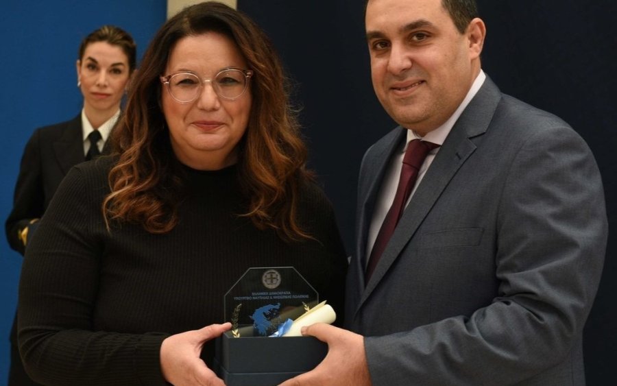 Παναγής Καππάτος: Η Κεφαλονίτισσα Αθηνά Φωκά τιμήθηκε από το Υπουργείο Ναυτιλίας – «Έχει προσφέρει πολλά στα νησιά μας»