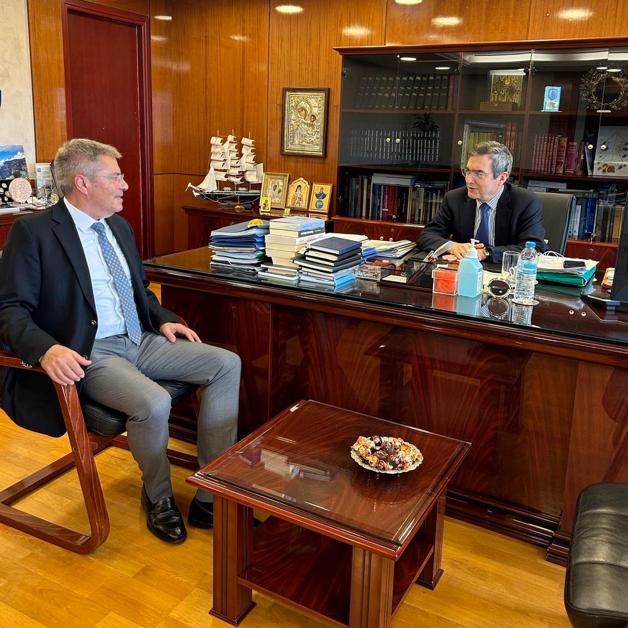 Προτεραιότητα η αύξηση της αστυνόμευσης για το 2023 στη συνάντηση Καππάτου -Οικονόμου